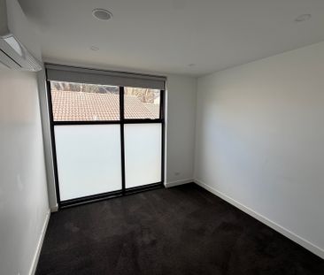 Boutique Complex, Blue-Chip Location - Photo 4