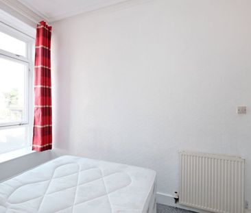 Flat 1, 135 Rosemount Place, AB25 2YH, Aberdeen - Photo 2