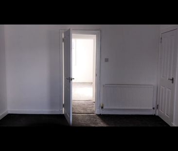 3 Bed Flat, Hillington, G52 - Photo 4