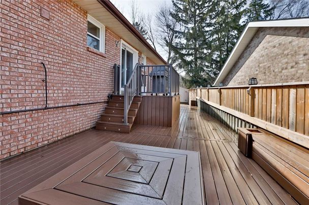 For Lease - 1060 Elgin Street, Newmarket, Ontario - Photo 1