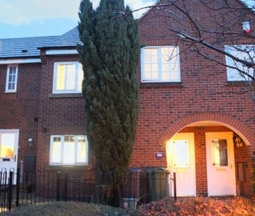 3 bedroom semi-detached house to rent - Photo 1