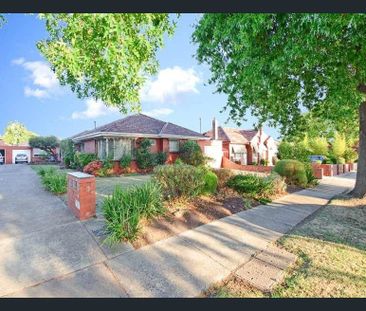 2/3 Nicholson Street, Balwyn North - Photo 6