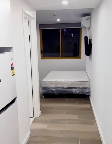 Studio 304 - Photo 3