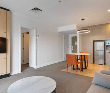 Chic 1-Bedroom Fully Furnished Apartment - Photo 1