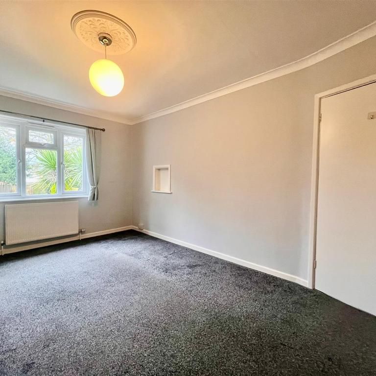 2 bedroom semi-detached bungalow to rent - Photo 1