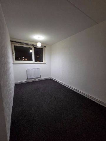 3 Bed Maisonette, Shirley Road, E15 - Photo 2