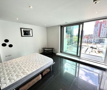 Studio Flat, Pan Peninsula Square, E14 - Photo 2