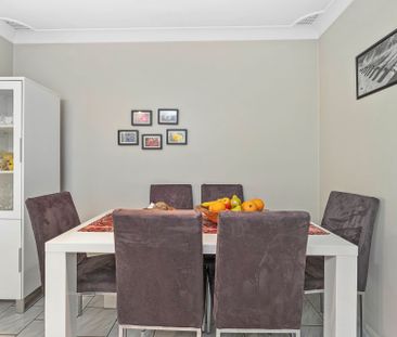 WELL APPOINTED HOME IN A QUIET STREET! - Photo 4