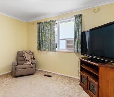 45 Sevenoaks Rd, Burwood East VIC 3151 - House For Rent | Domain - Photo 1