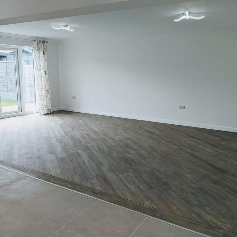 4 bedroom detached bungalow to rent - Photo 1
