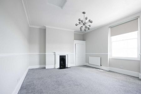 5 bedroom townhouse to rent - Photo 2