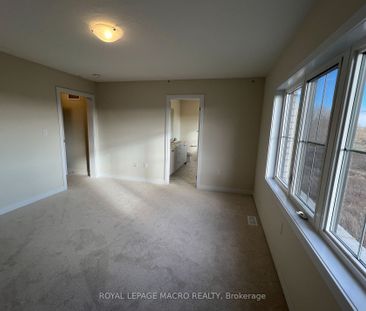 Detached Home For Lease | X8058370 - Photo 2