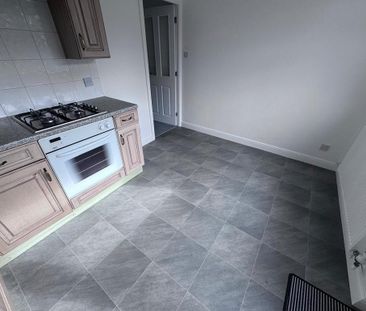 2 bedroom semi-detached house to rent - Photo 6