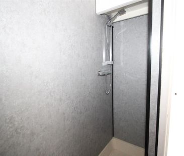 1 bedroom ground floor flat to rent - Photo 3