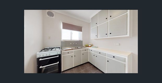 Carefree Living, Conveniently Located - Photo 1