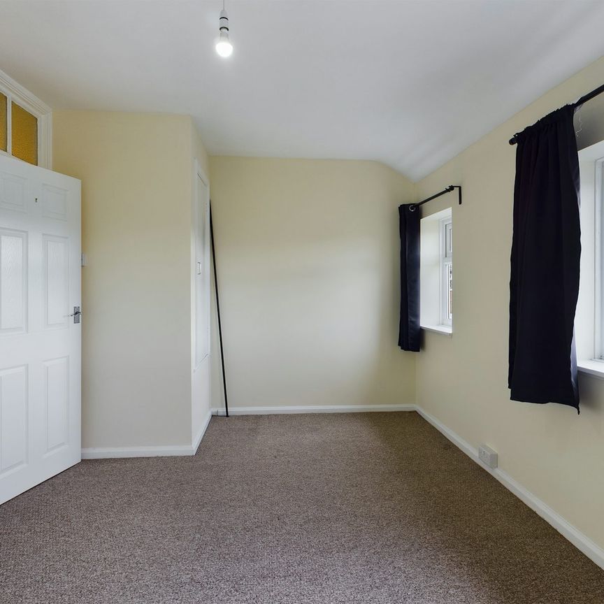 Terraced House to rent on - Photo 1