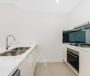 As New Elite apartment in Lewisham with allocated car space in the basement. Please contact with Tom Fu 0450928281 - Photo 3