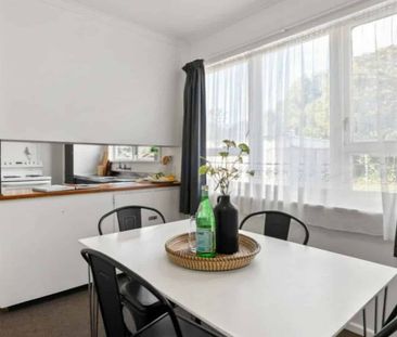 3 Bedrooms - Photo 2