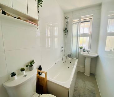 Stapleton Hall Road, London, N4 - Photo 5