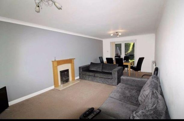 1 bedroom in a house share to rent - Photo 1