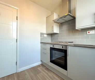 1 bedroom in a flat share to rent - Photo 5