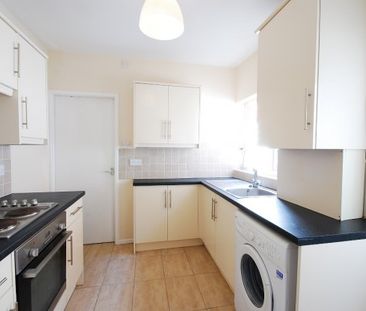 2 Bed - Bayswater Road, Jesmond - Photo 3