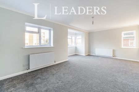 2 bedroom apartment to rent Tennyson Road, Worthing, BN11 - Photo 3