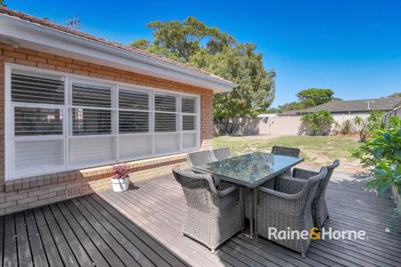 FABOULUS FAMILY HOME - Photo 2