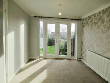 Richmondfield Avenue, Barwick In Elmet, Leeds, LS15 - Photo 2