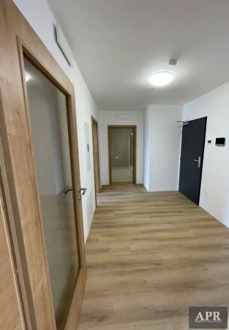 Pronájem bytu 2+kk Uherský Brod - Comenius Towers - Photo 3