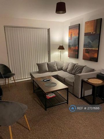 2 bedroom flat to rent - Photo 2