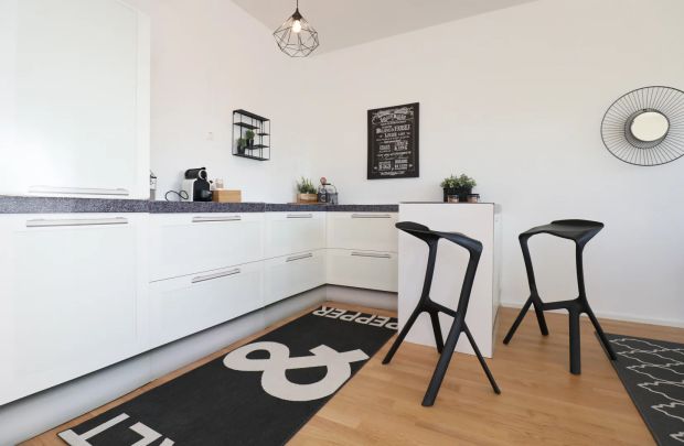 MIETKAUF: DG-Wohnung mit großzügiger Terrasse - Photo 1