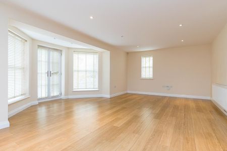 To Let 2 Bed Apartment - Photo 4