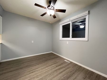 Warm And Welcoming 3 Bedroom Family Home In Woodhaven With Double Garage - Photo 3