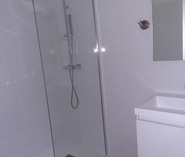 Location Appartement 3 pièces 61m² DRAGUIGNAN 83300 - Photo 4