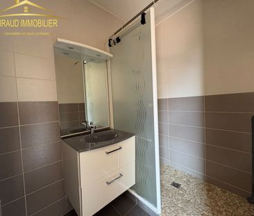 Location Appartement 3 pièces 54m² CHARLIEU 42190 - Photo 2