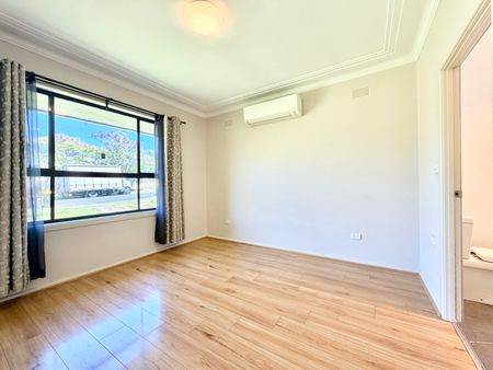 4 Thorne Avenue, Pendle Hill NSW 2145 - House For Rent | Domain - Photo 2