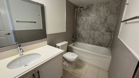 For Lease - 18 Harding Boulevard Unit# 214, Richmond Hill, Ontario - Photo 2