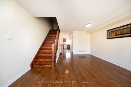 Townhouse For Lease | N8130176 - Photo 3