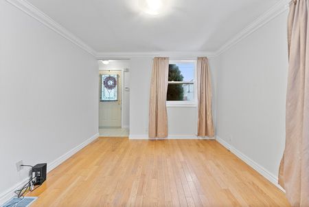 For Lease - 6 Robindale Avenue, Toronto, Ontario - Photo 4