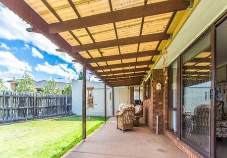 FAMILY HOME IN QUIET COURT - Photo 2