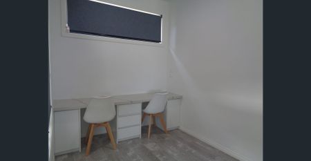 Fully Furnished Modern 3-Story Townhouse! - Photo 4