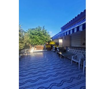 THREE-BEDROOM CHALET – GRAN ALACANT - Photo 1