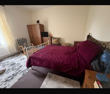 2 bed Terraced - To Let - Photo 4