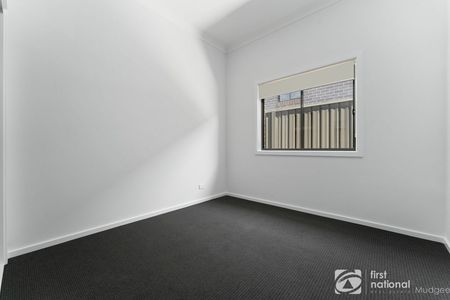 Modern 4-Bedroom Family Home - Photo 2