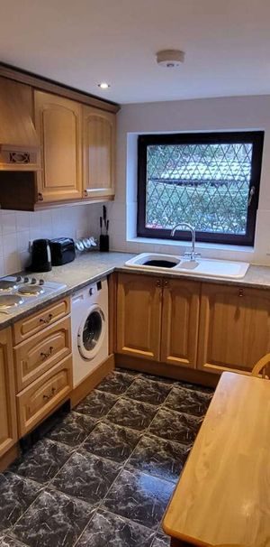 Clifton Mount Room 4 - Photo 1