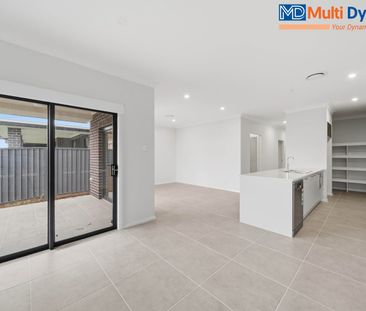 BRAND NEW 5-BEDROOM FAMILY HOME | MODERN DESIGN, SPACE & COMFORT IN... - Photo 2