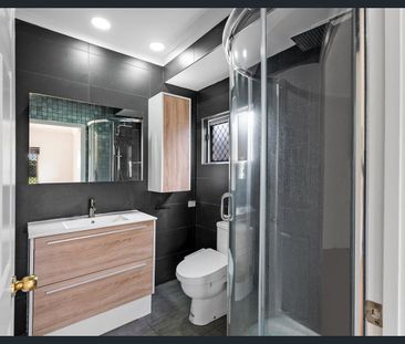 Spacious Family Home in Kanimbla Heights - Photo 6