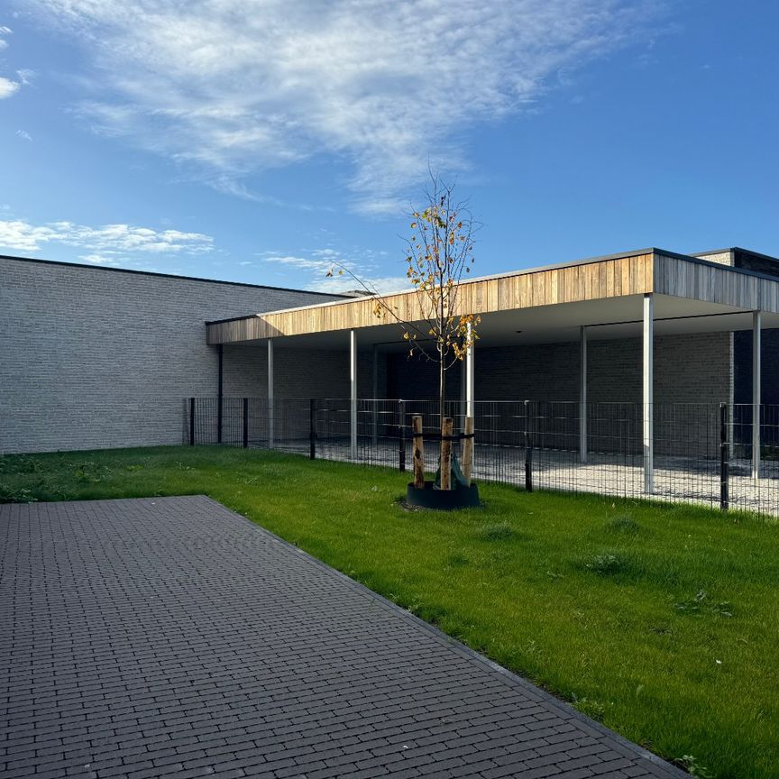 Instapklaar gelijkvloers appartement te huur in Alveringem - Photo 1