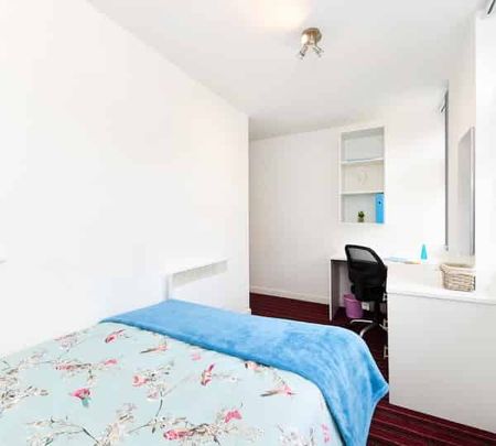 Three Bed Bronze - Photo 3